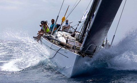 Soco Núñez de Cela at the helm, racing